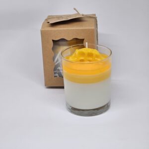 شمع برائحة المانجو العطرية